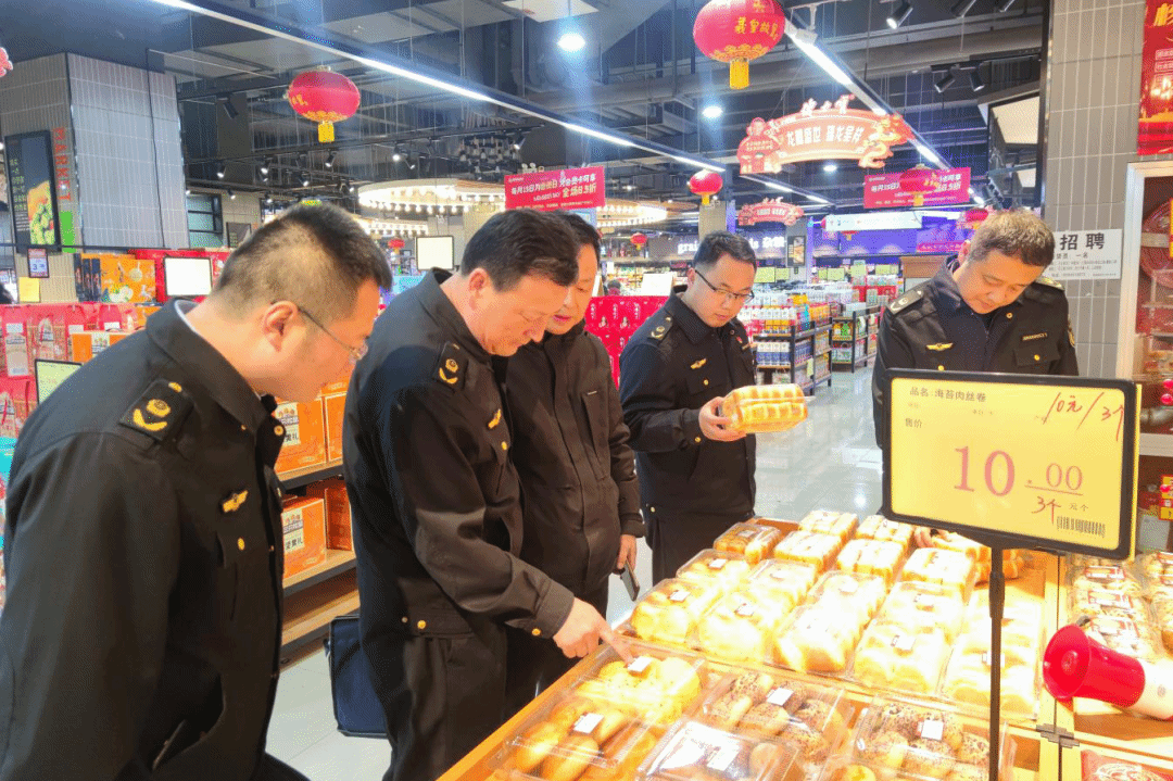 筑牢節(jié)日食安防線，守護(hù)群眾“舌尖安全”——天水市市場(chǎng)監(jiān)管局開展春節(jié)前食品安全督查檢查聚焦食用農(nóng)產(chǎn)品批發(fā)